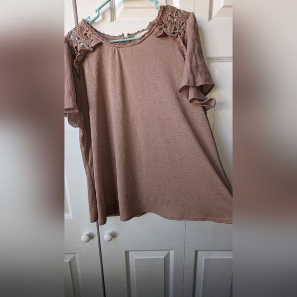 Flower and Feather women's blouse - Picture 2 of 8